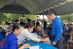 Vun đắp tình hữu nghị Việt-Lào