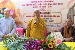 Ban Trị sự Phật giáo tỉnh Lâm Đồng trao 1.200 phần quà tặng học sinh và gia đình khó khăn