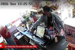 Bắt đối tượng dùng dao uy hiếp thu ngân siêu thị cướp tài sản