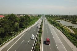 Sẽ đề xuất nâng tốc độ tối thiểu, xử lý nghiêm vi phạm trên cao tốc