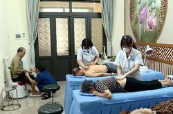 Áp dụng công nghệ cao khám sức khỏe cho người cao tuổi
