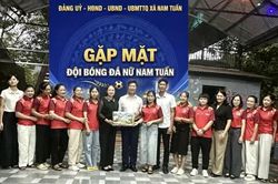 Xã Nam Tuấn gặp mặt, chúc mừng Đội bóng đá nữ đoạt giải phong cách tại VTV Cup 2026