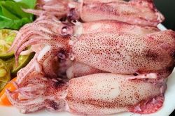 Luộc mực, người cho sả người lại thêm quất: Đây mới là cách luộc mực ngon, giòn ngọt, căng phồng, không bị tanh