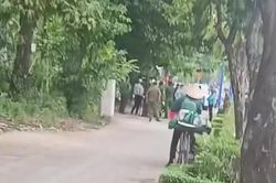 Bắt 'nóng' 2 thanh niên quen qua MXH, rủ nhau dàn cảnh cướp xe ôm công nghệ