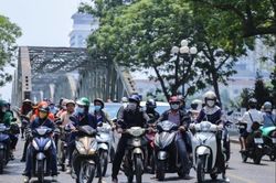 Tp. Huế tiếp tục nắng nóng gay gắt, người dân cần chủ động bảo vệ sức khỏe và sản xuất