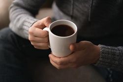 Nhóm người cần thận trọng khi uống cà phê mỗi ngày