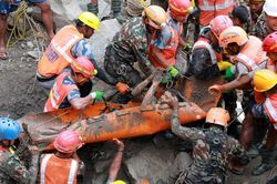 Hai người được cứu sống từ đường hầm thủy điện ở Nepal