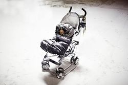 Vì sao người Bắc Âu để trẻ nhỏ ngủ một mình ngoài trời giữa mùa đông?