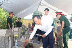 Chương Mỹ lấy mẫu hài cốt tại 85 phần mộ liệt sĩ để giám định ADN