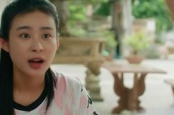 Minh (Thảo My) gia nhập đội bóng đá nữ của làng, phát hiện 'cao thủ' trong xóm trọ
