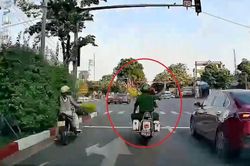 Cảnh sát 113 'mở đường' đưa bệnh nhân nghi tai biến đến bệnh viện