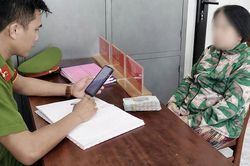 Người phụ nữ gom vàng tích góp đi bán sau cuộc gọi giả danh công an