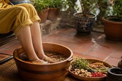 Ngâm chân cần lưu ý gì để nâng cao hiệu quả?