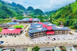 Hình ảnh rực rỡ điểm cầu trung tâm trong chương trình lễ khai giảng năm học 2026-2027