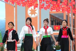 Học sinh biên giới, hải đảo rộn ràng đón năm học mới