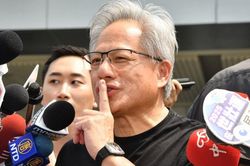Từng nói không cần đồng hồ, CEO Nvidia nay đeo cỗ máy 2,7 triệu USD