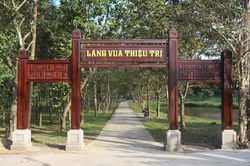 Theo quy định mới, vi phạm về trật tự xây dựng trong khu vực bảo vệ của di tích bị xử phạt như thế nào?