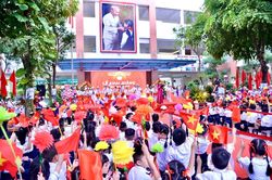 Một tiếng trống khai trường vang trên cả nước