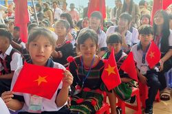 Hơn 830.000 học sinh Lâm Đồng hân hoan đón năm học mới