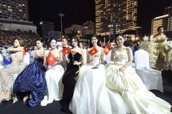 Chung kết Miss World 2026: Nha Trang bùng nổ không khí lễ hội, thu hút đông đảo du khách quốc tế