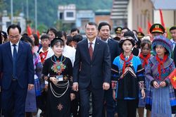 CẬP NHẬT: Thủ tướng dự Lễ khai giảng năm học mới tại Trường Phổ thông nội trú liên cấp Mường Khương