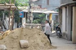 Mức phạt hành vi để vật liệu xây dựng không đúng nơi quy định đối với xây dựng nhà ở riêng lẻ