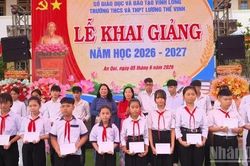 Vĩnh Long nô nức khai giảng năm học mới