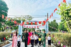 Học sinh đặc khu Cồn Cỏ, tỉnh Quảng Trị hân hoan bước vào năm học mới