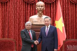 [Ảnh] Tổng Bí thư, Chủ tịch nước Tô Lâm tiếp Đại sứ Bangladesh Mohammad Lutfor Rahman