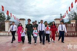 Lễ khai giảng đặc biệt của thầy giáo và 3 học sinh