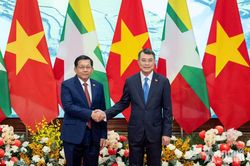 Thủ tướng Lê Minh Hưng hội kiến Tổng thống Myanmar Min Aung Hlaing