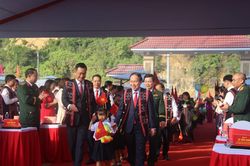 Phó Thủ tướng Chính phủ Lê Tiến Châu dự Lễ Khai giảng năm học mới tại nơi phên dậu phía Tây thành phố Đà Nẵng