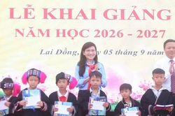 Hơn 250 học sinh dân tộc thiểu số đón khai giảng tại điểm trường vùng khó