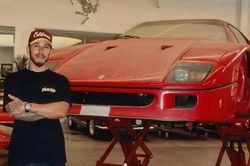 [GALLERY] Lewis Hamilton tậu chiếc Ferrari mơ ước, sau khi bán tất cả siêu xe