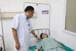Bác sĩ chỉ dấu hiệu cảnh báo u não nhiều người thường bỏ qua