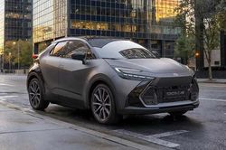 [GALLERY] Cận cảnh Toyota C-HR GR Sport 2027 mới - thể thao và mạnh mẽ hơn