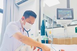 31 ngày giành lại sự sống cho bé trai 11 tuổi đa chấn thương