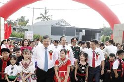 Phó Thủ tướng Thường trực Chính phủ Phạm Gia Túc dự Lễ khai giảng tại Điện Biên