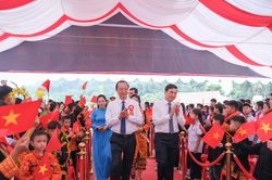 Thứ trưởng Phạm Ngọc Thưởng dự khai giảng, khánh thành trường nội trú ở Lạng Sơn
