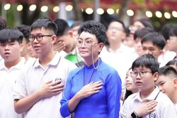 Thầy cô gieo hạt mầm tri thức và sự tử tế cho học sinh