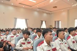 Trường Cao đẳng Kỹ nghệ Dung Quất khai giảng năm học mới