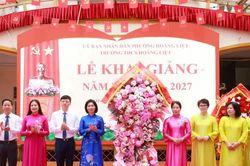 'Siêu trường' đông học sinh nhất Thủ đô chào đón năm học mới
