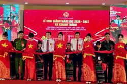 Ngày khai giảng đặc biệt của học sinh vùng biên Lâm Đồng