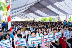 Trường Đại học Đồng Tháp tiếp nhận hơn 2 tỷ đồng học bổng nhân dịp khai giảng