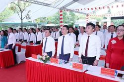 Thường trực Ban Bí thư Trần Cẩm Tú dự khai giảng năm học mới tại Trường Phổ thông dân tộc Nội trú tỉnh Bắc Ninh
