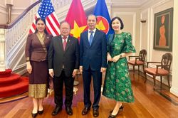 Thắm tình Việt-Lào tại Đại sứ quán Việt Nam ở Hoa Kỳ dịp Quốc khánh