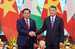 Thủ tướng Chính phủ Lê Minh Hưng hội kiến Tổng thống Myanmar Min Aung Hlaing