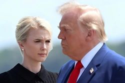 28 phút nghẹt thở chứng kiến ông Trump thoát hiểm bằng xe chở suất ăn