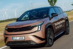 SUV điện 7 chỗ mới của Skoda lập kỷ lục đi xa nhất thế giới