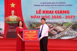 Thầy trò trường nội trú vùng biên Đà Nẵng nhận quà của Tổng Bí thư, Chủ tịch nước Tô Lâm